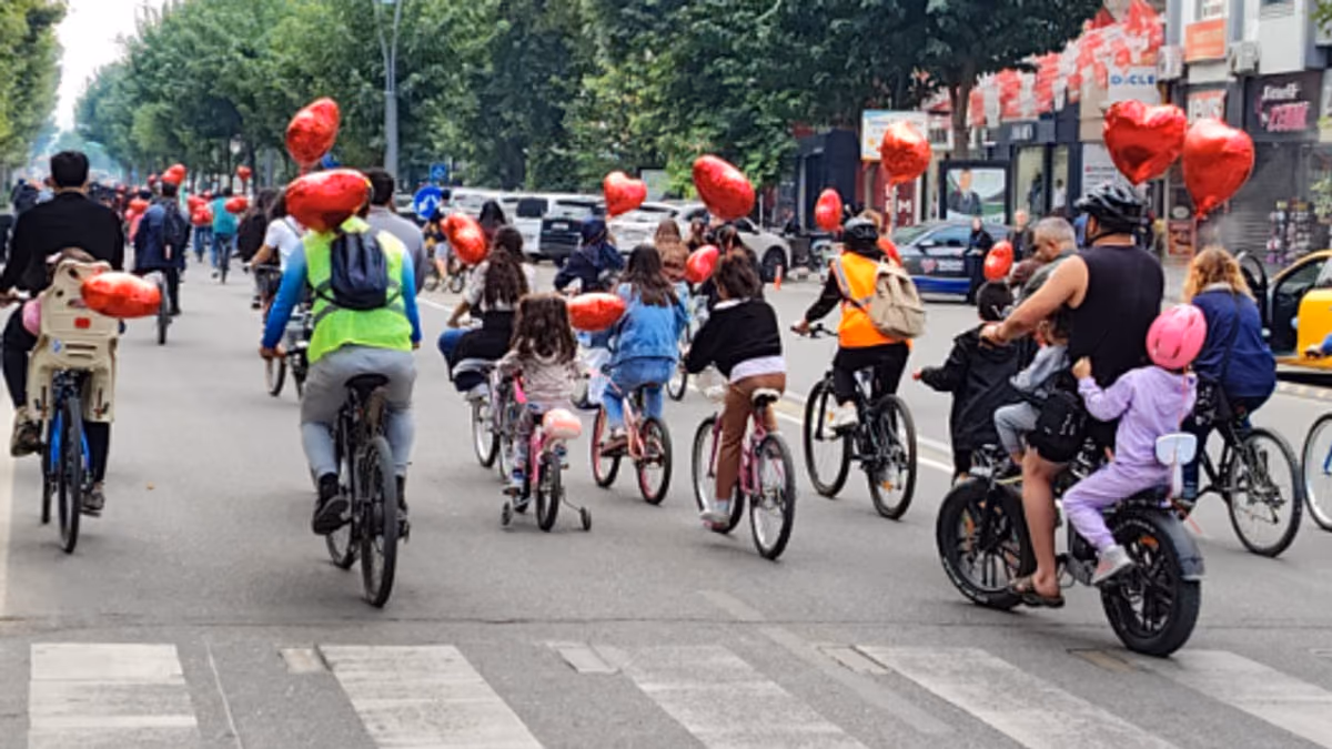 SAĞLIK İÇİN PEDAL ÇEVİRDİLER