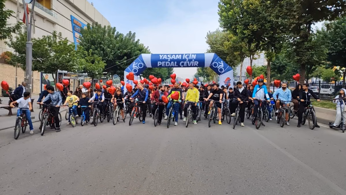 SAĞLIK İÇİN PEDAL ÇEVİRDİLER1 (1)