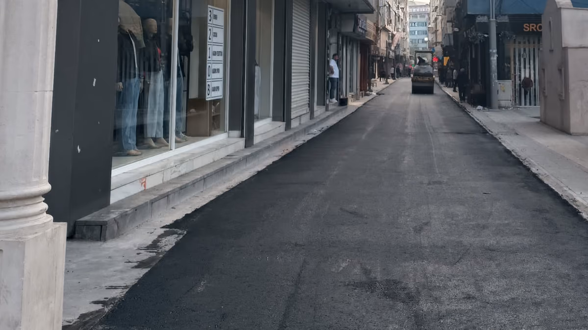 VALİ CANALP’İN TALİMATIYLA HASANKEYF SOKAĞI ASFAL2TLANDI