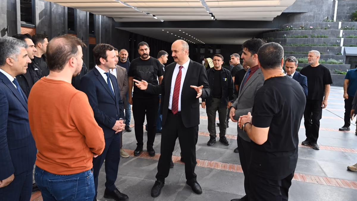 VALİ CANALP KARDEŞLİK CAMİSİ'Nİ İNCELEDİ (3)