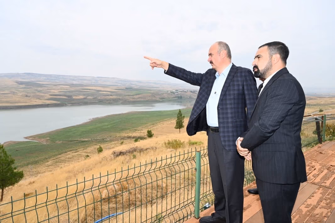 VALİ CANALP SABAHIN İLK SAATLERİNDE KÖY KÖY VATANDAŞLARI DİNLİYOR (5)