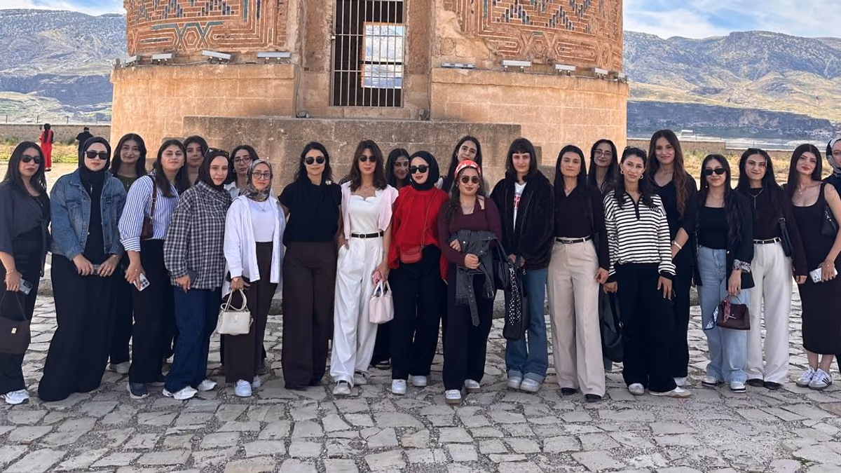 YENİ ÖĞRENCİLER HASANKEYF GEZİSİYLE KAYNAŞTI (3)