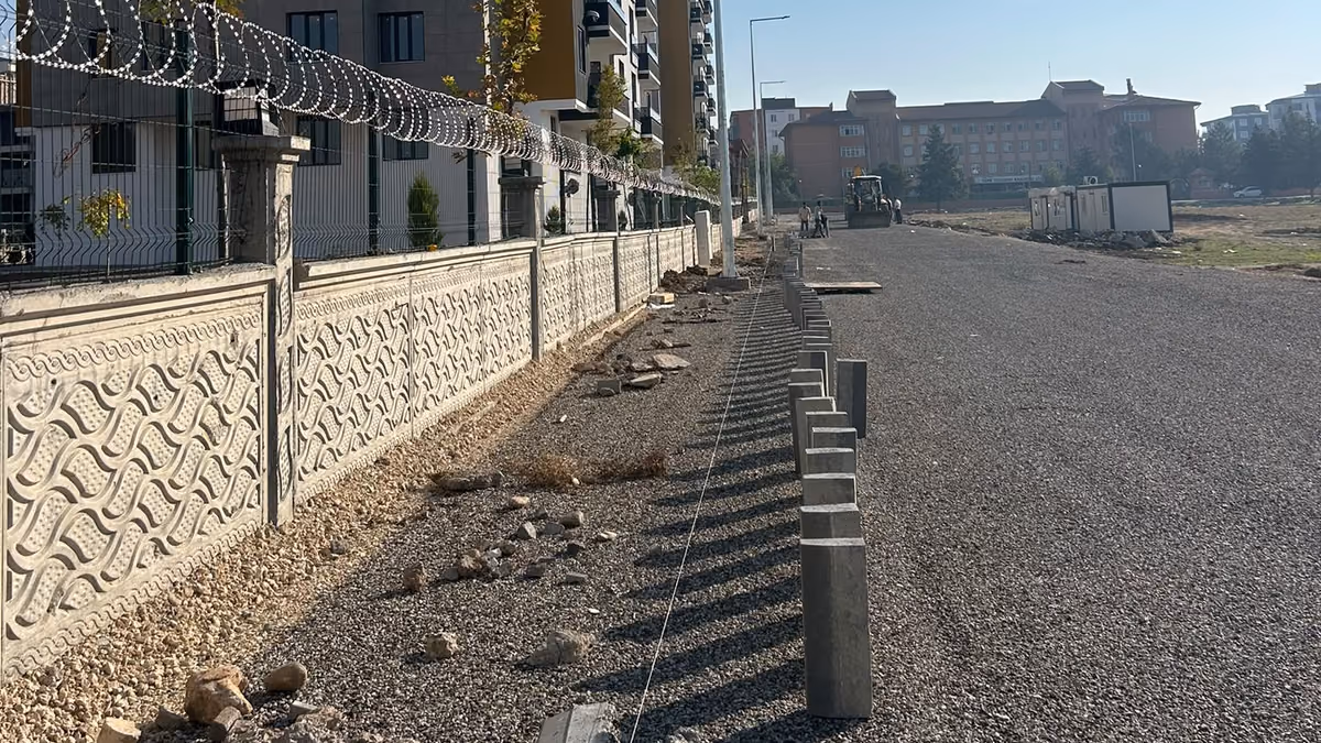 YOL VE ASFALT ÇALIŞMALARI SÜRÜYOR (3)