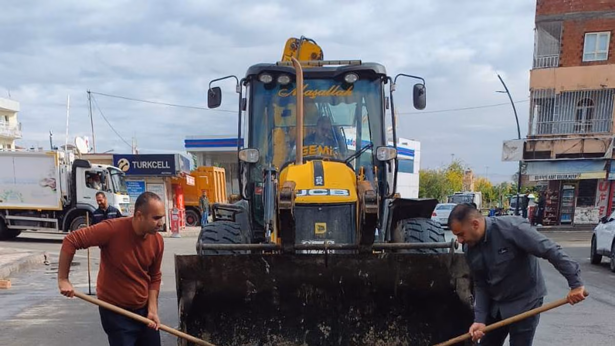 YOL VE ÜSTYAPI ÇALIŞMALARI SÜRÜYOR (1)