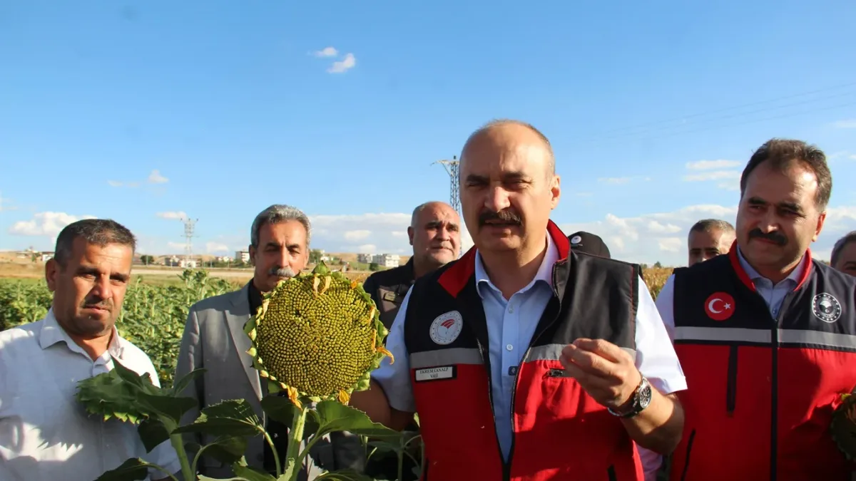 VALİ CANALP: “BATMAN’IN İKLİMİ İKİ ÜRÜNE ELVERİŞLİ”