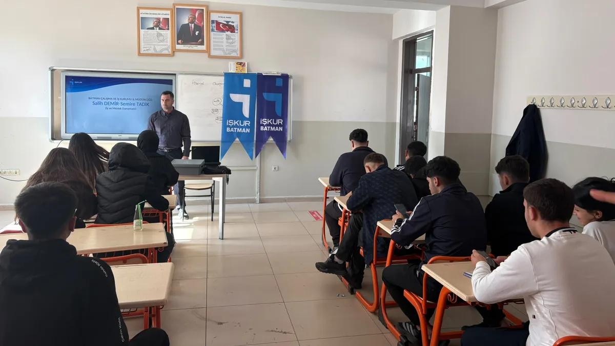 İŞKUR’DAN ÖĞRENCİLERE KARİYER DESTEĞİ
