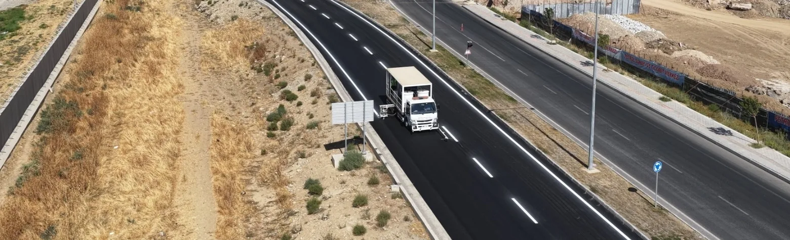 RECEP TAYYİP ERDOĞAN BULVARI’NDA YOL ÇİZGİLERİ YENİLENDİ