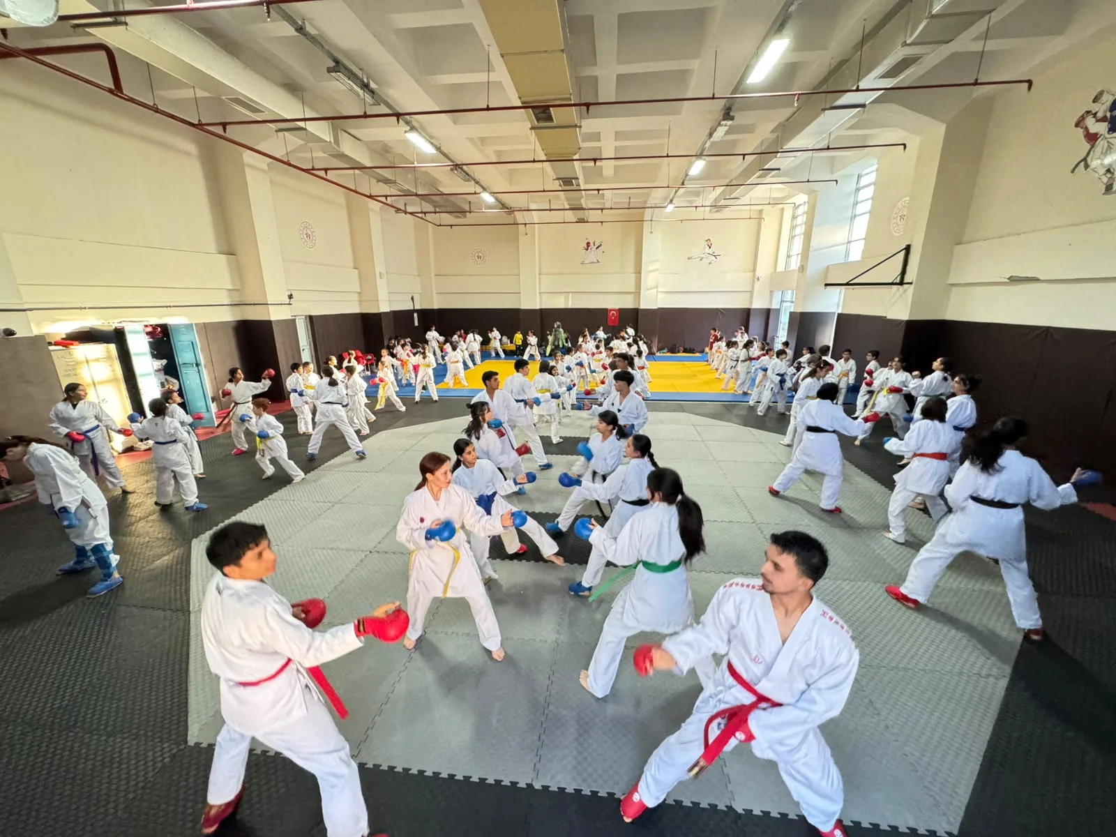 130 SPORCU KYU KUŞAK SINAVINA KATILDI