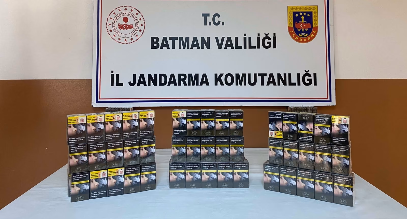 2 BİN 770 PAKET KAÇAK SİGARA ELE GEÇİRİLDİ