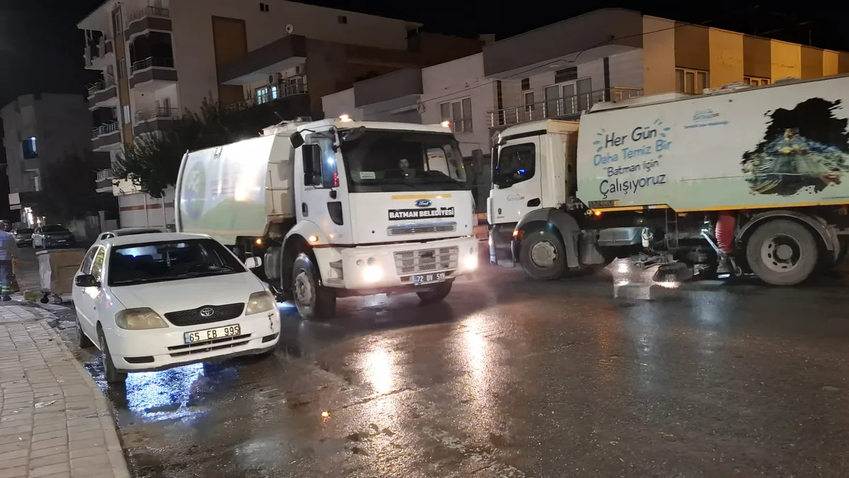 6 MAHALLEDE TEMİZLİK ÇALIŞMASI