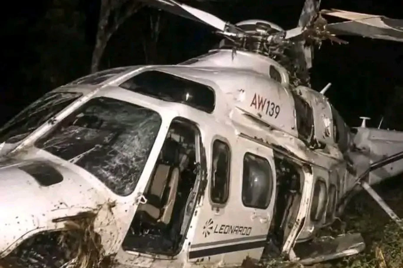 HELİKOPTER DÜŞTÜ: 6 KİŞİ HAYATINI KAYBETTİ