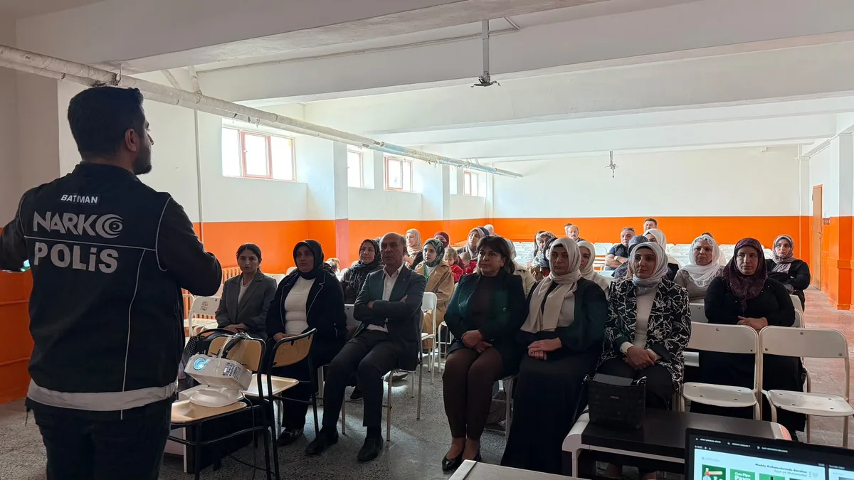 AK PARTİ’DEN 5 İLÇEDE BAĞIMLILIK EĞİTİMİ