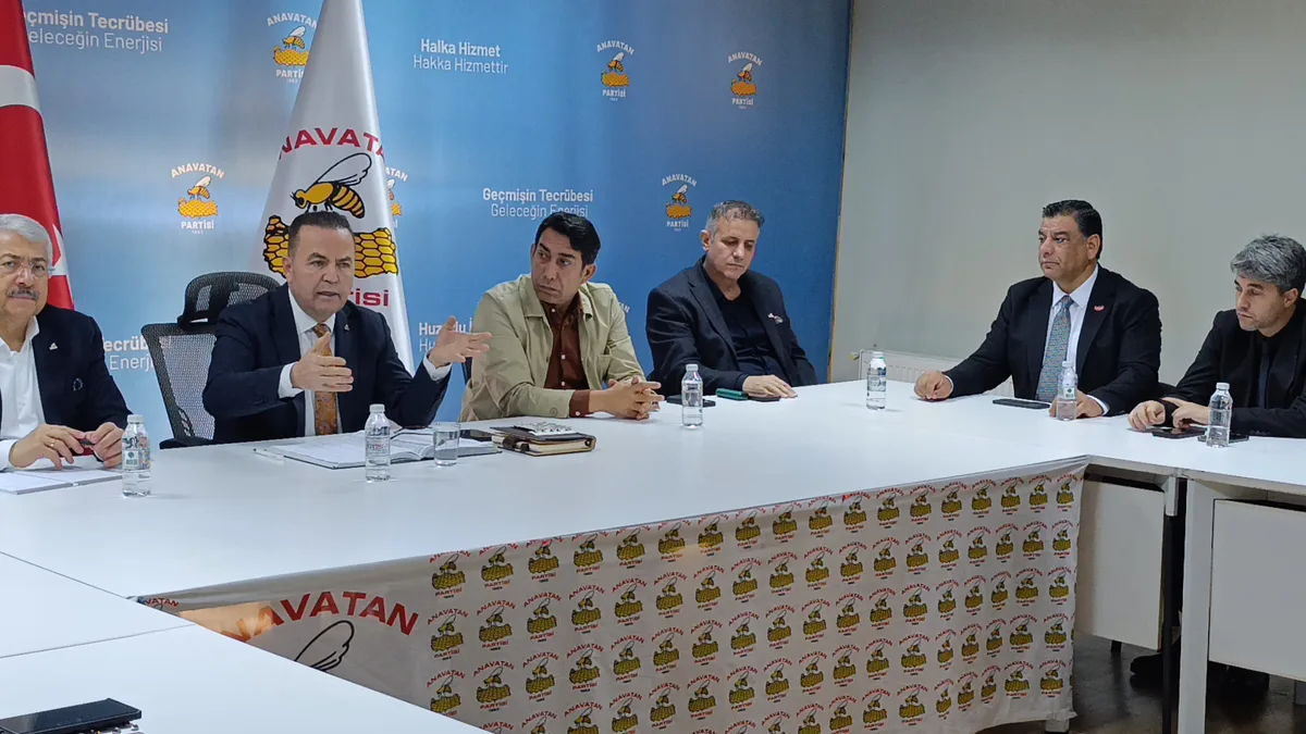 ANAVATAN PARTİSİ’NDE BÜYÜK KURULTAY HAZIRLIĞI