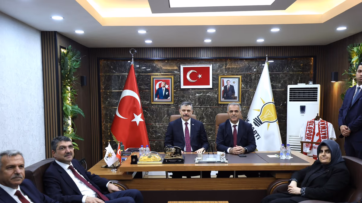 BAKAN ÇİFTÇİ, AK PARTİ TEŞKİLATIYLA BULUŞTU