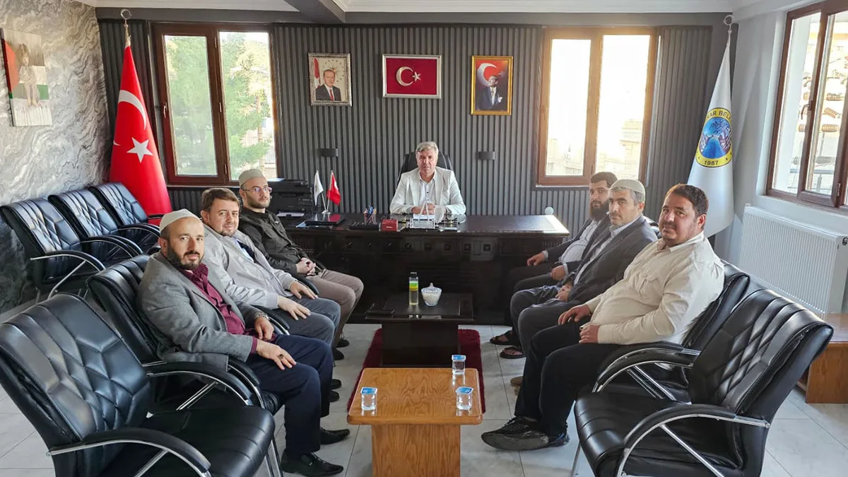 BAŞKAN ÖZHAN, DİN GÖREVLİLERİYLE BİR ARAYA GELDİ