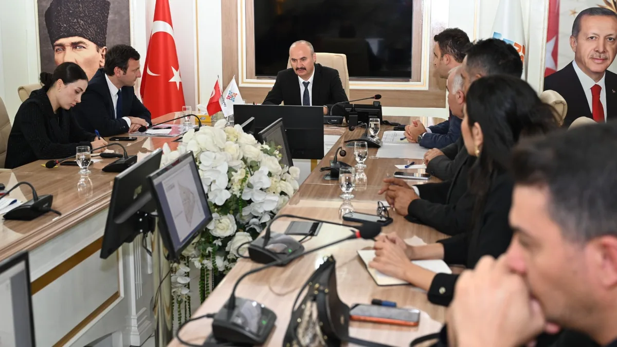 KENTSEL DÖNÜŞÜM İÇİN KRİTİK TOPLANTI