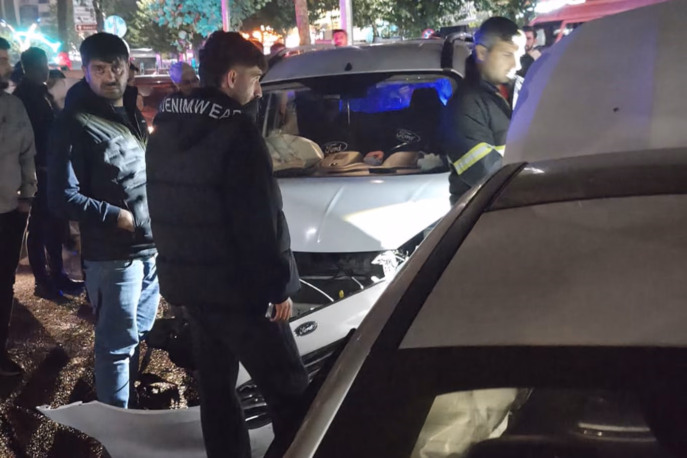 BATMAN'DA İKİ ARAÇ ÇARPIŞTI, 4 KİŞİ YARALANDI