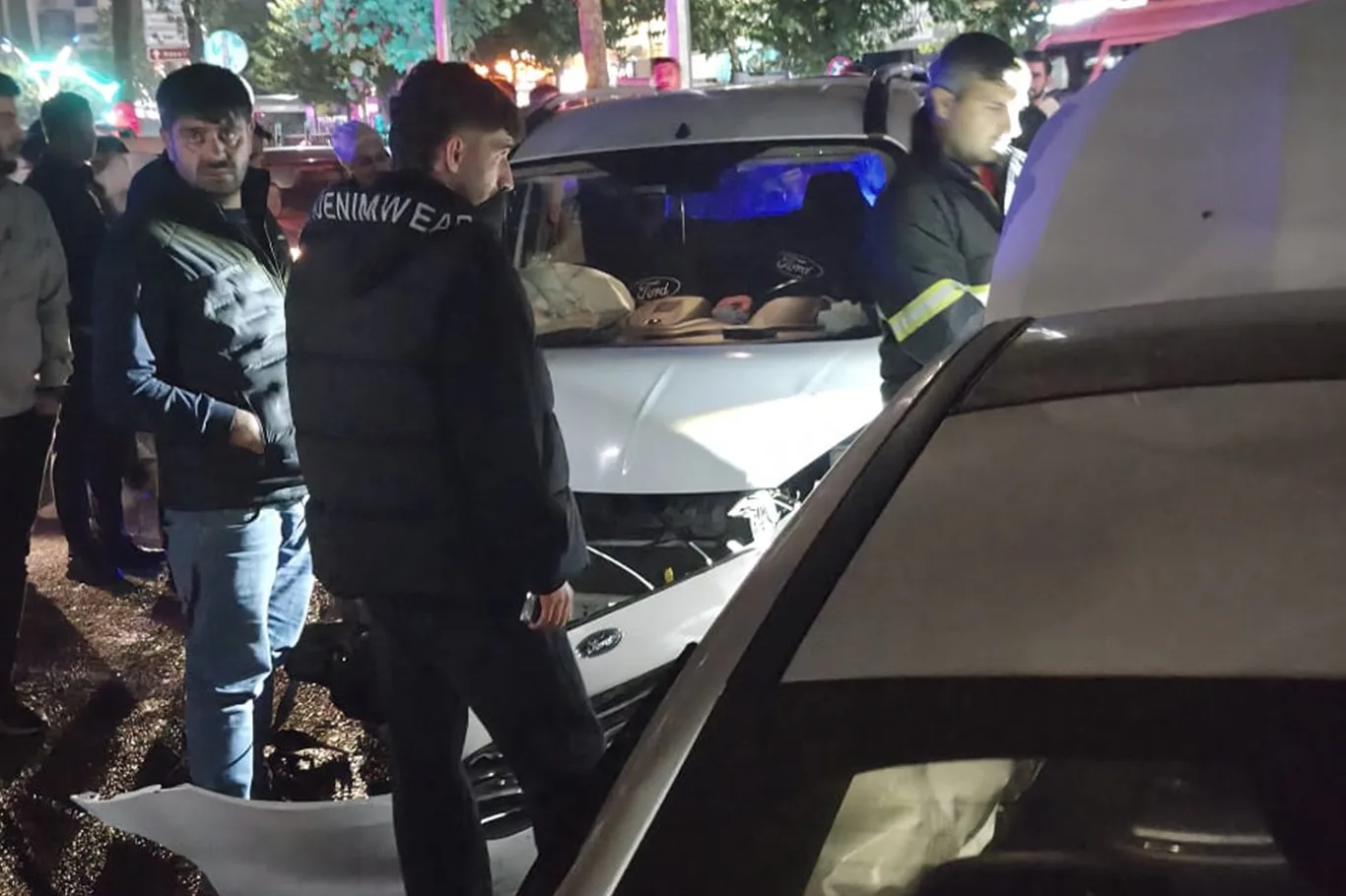 BATMAN'DA İKİ ARAÇ ÇARPIŞTI, 4 KİŞİ YARALANDI