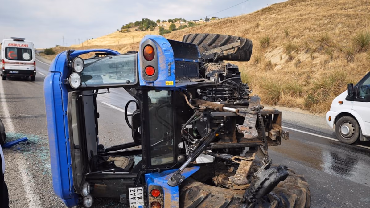 BATMAN-SİLVAN YOLUNDA TRAKTÖR DEVRİLDİ: 1 YARALI