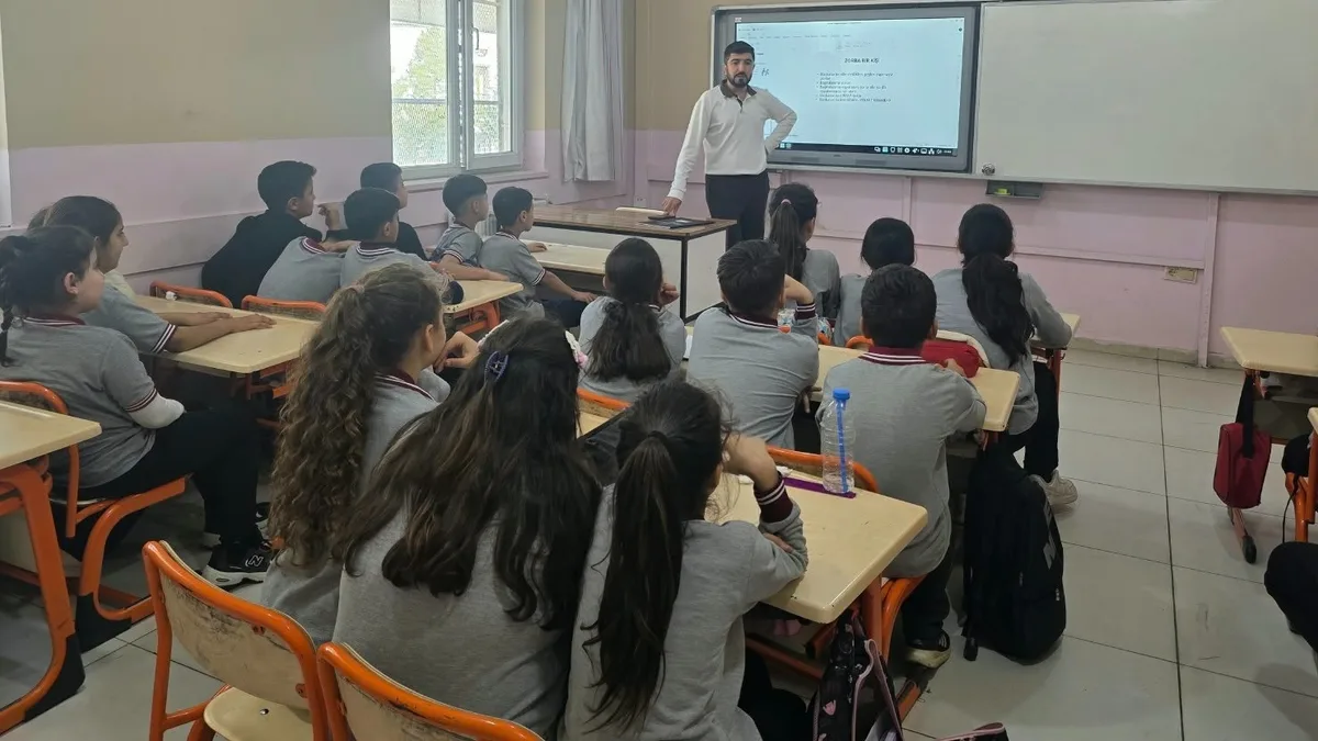 BEŞİRİ’DE AKRAN ZORBALIĞINA KARŞI EĞİTİM