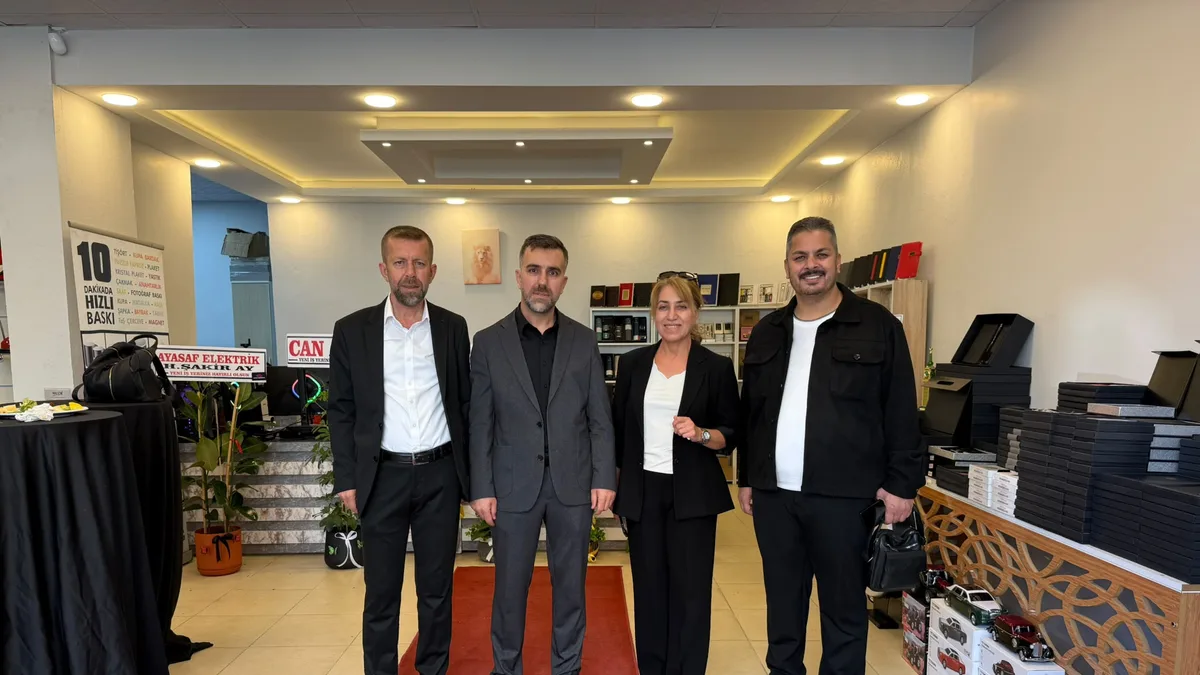 DOĞUNUN NABZI GAZETESİ VE SEYHANLAR AJANS’IN YENİ HİZMET MERKEZİ AÇILDI
