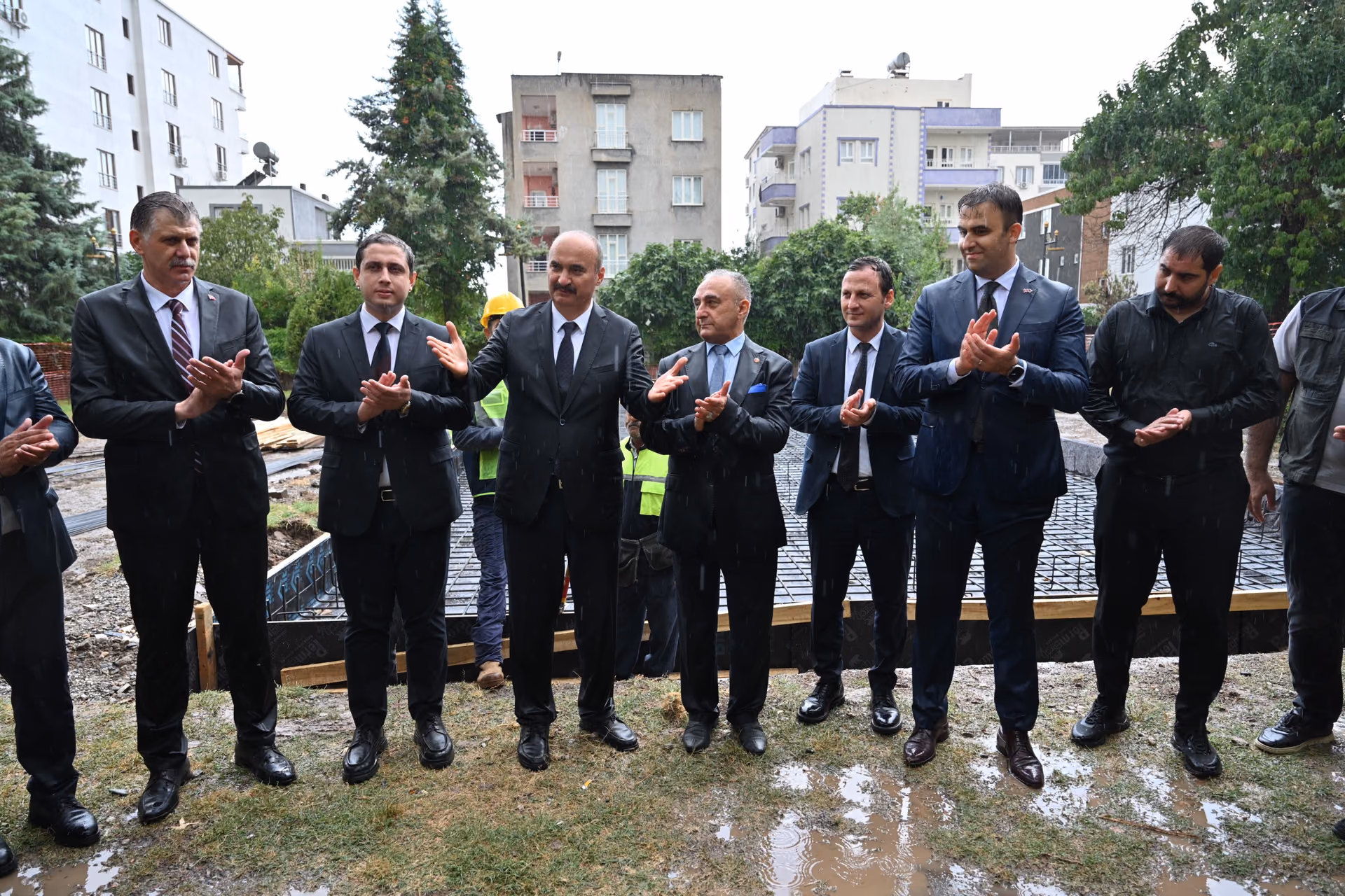 EKMEN’DEN VALİ CANALP’A EMEKLİ LOKALİ TEŞEKKÜRÜ