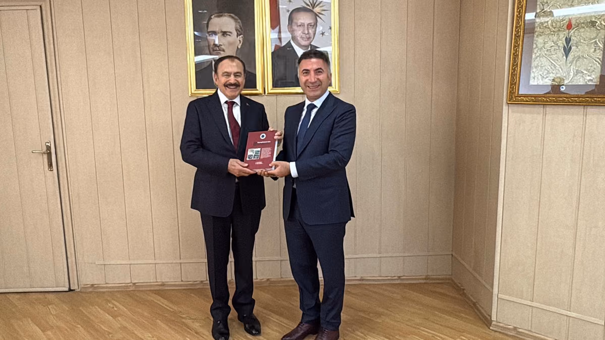 ESKİ BAKAN EROĞLU’NDAN BATMAN ÜNİVERSİTESİ'NE ZİYARET