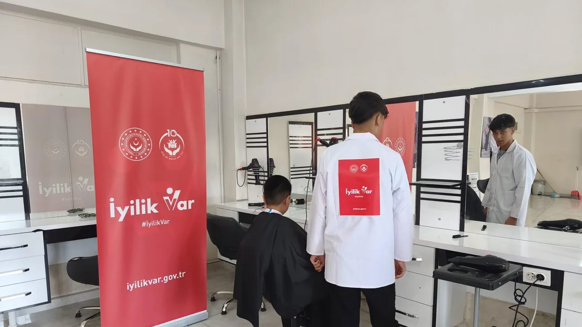 GENÇ KUAFÖRLERDEN ÇOCUKLARA ANLAMLI DESTEK