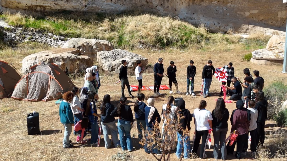 HASANKEYF’TE 27 ÖĞRENCİ GENÇTEK KAMPINDA BULUŞTU
