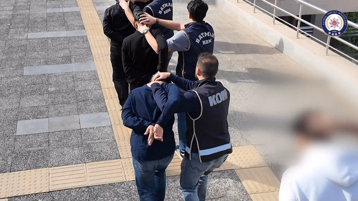 BATMAN’DA MASKELİ HARAÇ ÇETESİNE OPERASYON: 2 TUTUKLAMA