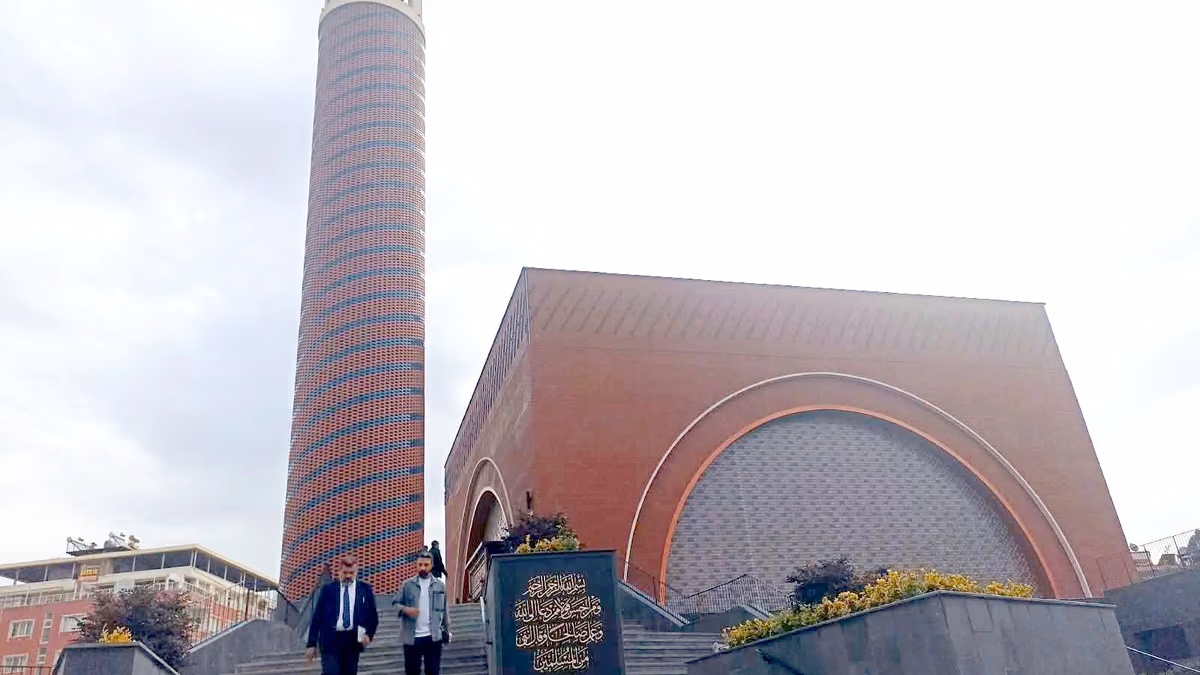KARDEŞLİK CAMİİ AÇILIŞA HAZIRLANIYOR