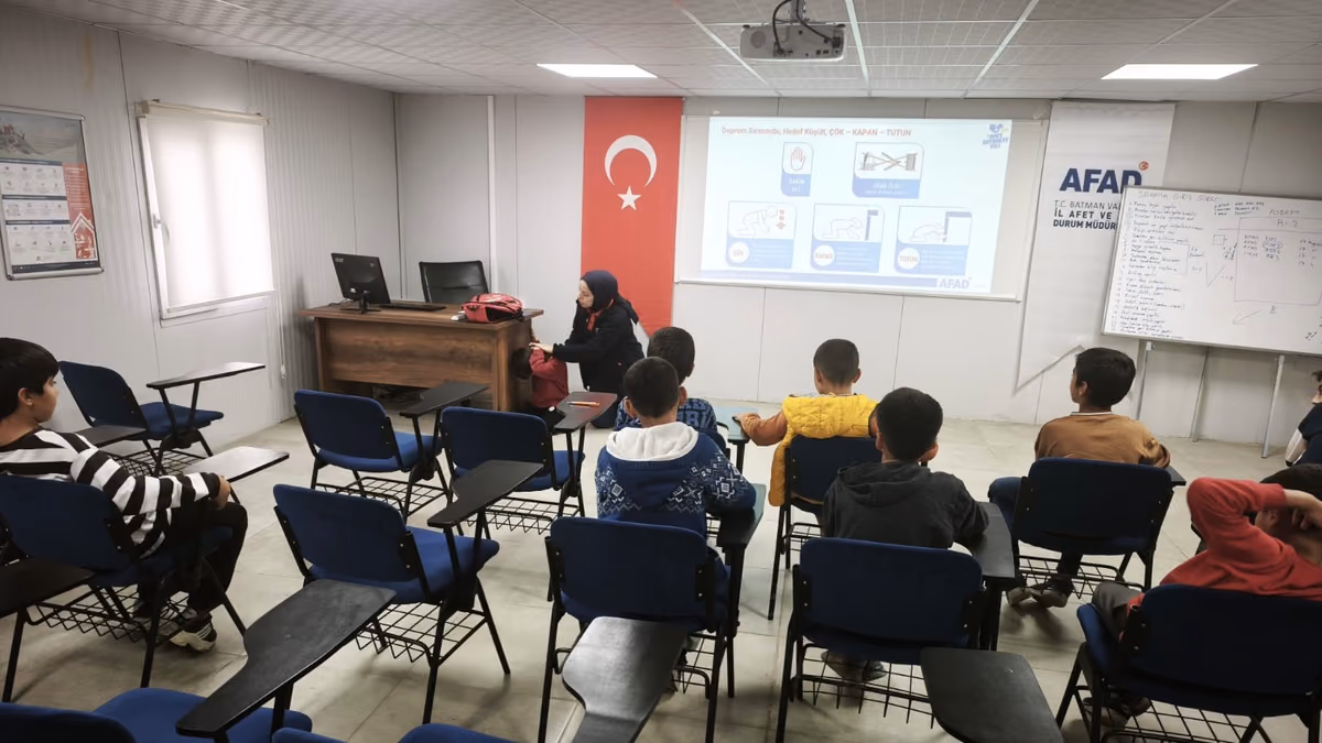 KORUMA ALTINDAKİ ÇOCUKLARA AFET EĞİTİMİ