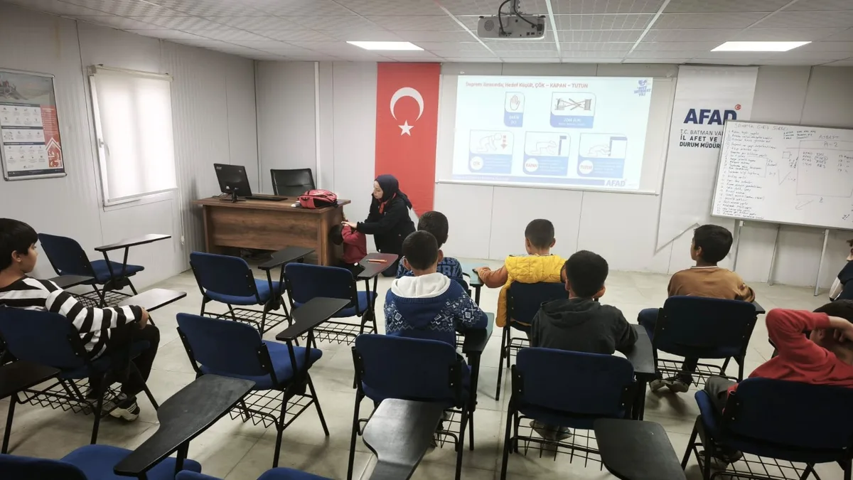KORUMA ALTINDAKİ ÇOCUKLARA AFET EĞİTİMİ
