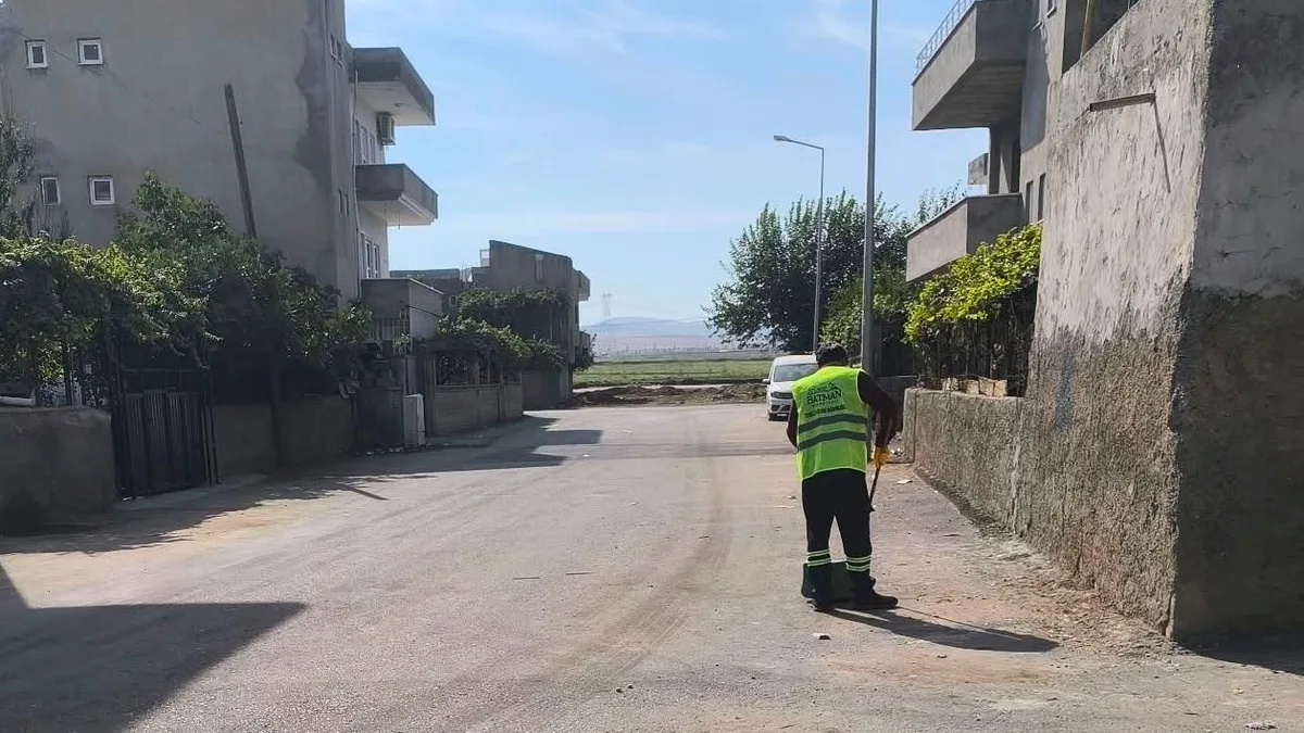 MAHALLE VE PAZAR YERLERİNDE KAPSAMLI TEMİZLİK