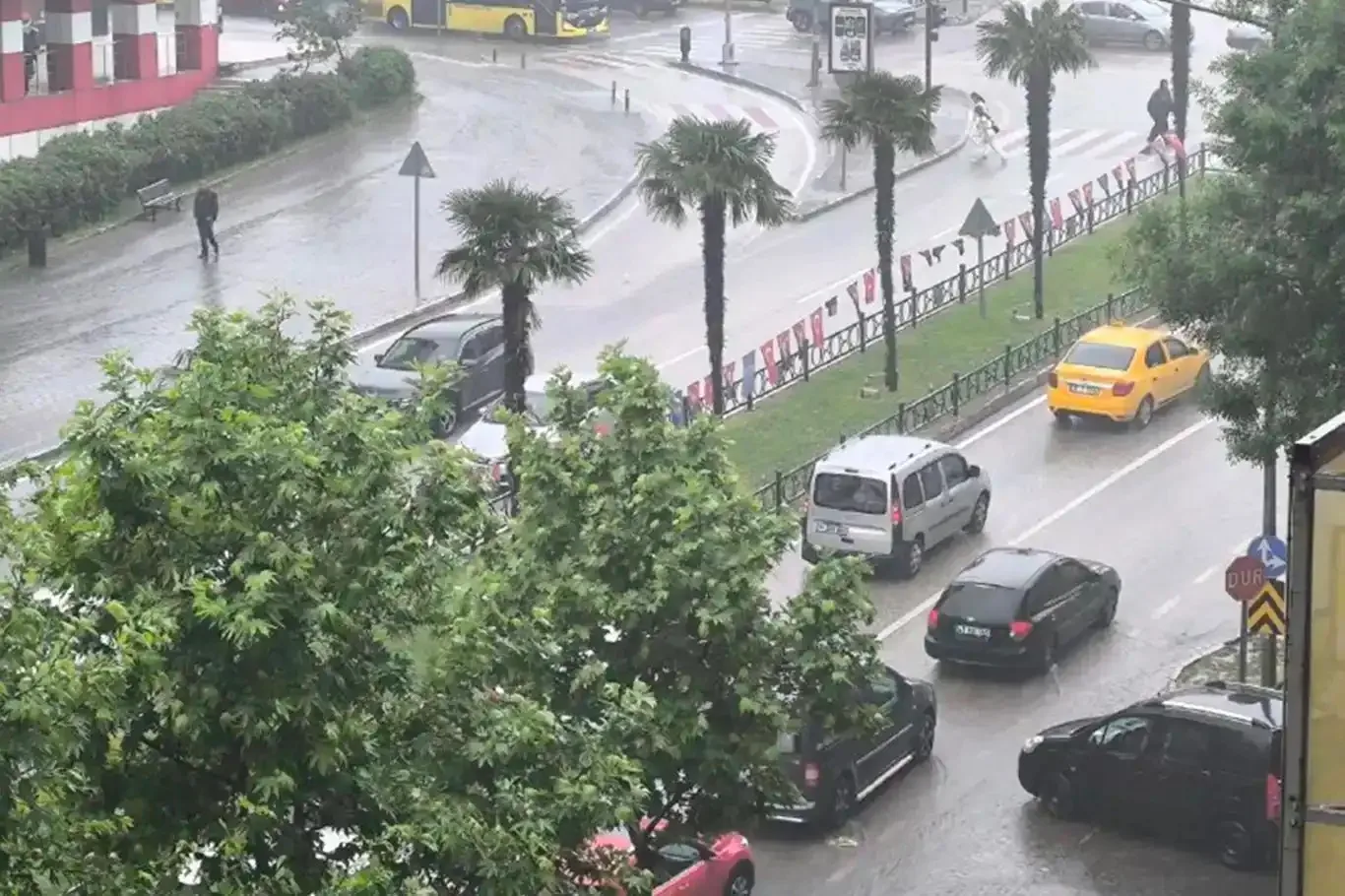 METEOROLOJİDEN BİRÇOK İLE SAĞANAK UYARISI