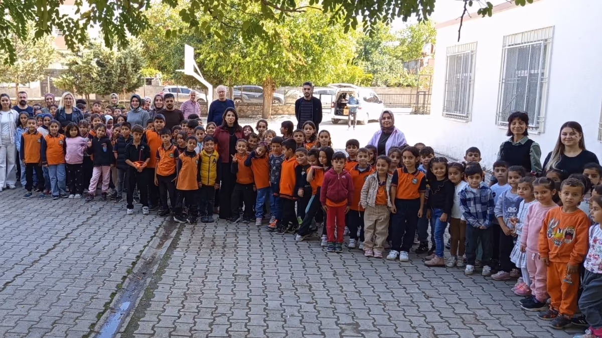 MİNİK ÖĞRENCİLERE DİŞ SAĞLIĞI TARAMASI