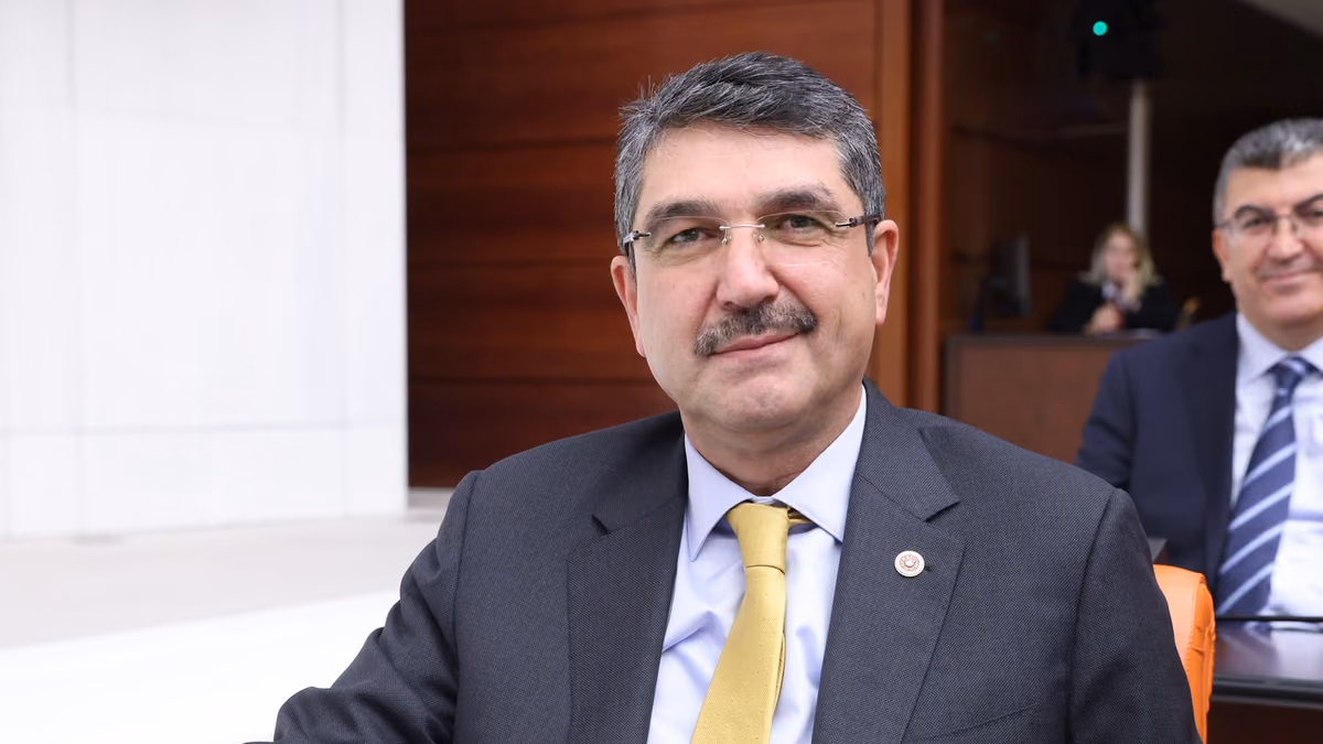 NASIROĞLU: “CUMHURİYETİMİZİ DAHA İLERİYE TAŞIYACAĞIZ”