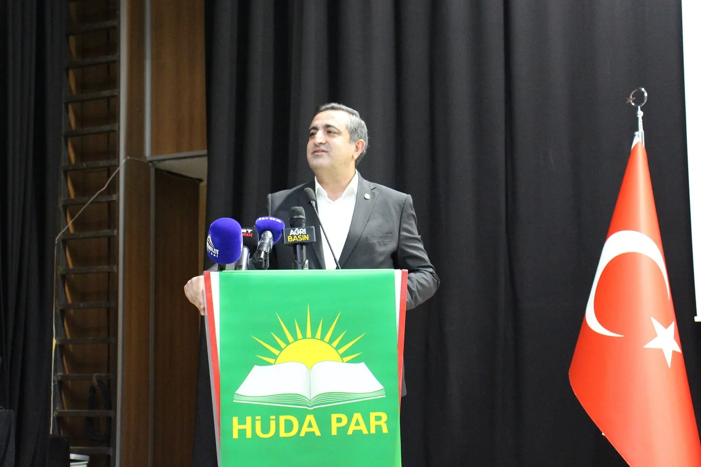 RAMANLI: "MESELEMİZİ SİVİL SİYASET ZEMİNİNDE ÇÖZMELİYİZ"