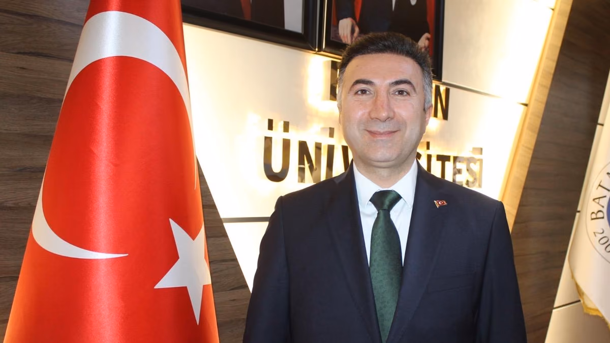 REKTÖR DEMİR’DEN 29 EKİM CUMHURİYET BAYRAMI MESAJI