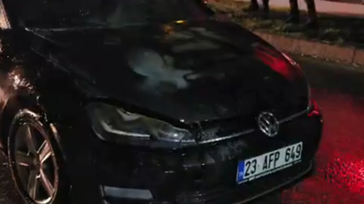 SEYİR HALİNDEKİ OTOMOBİL ALEV ALDI