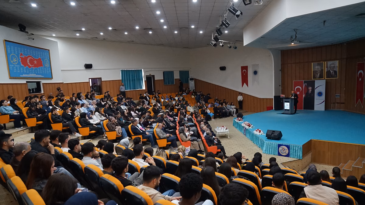 ÜNİVERSİTE 20. YILINDA BASINLA BULUŞTU