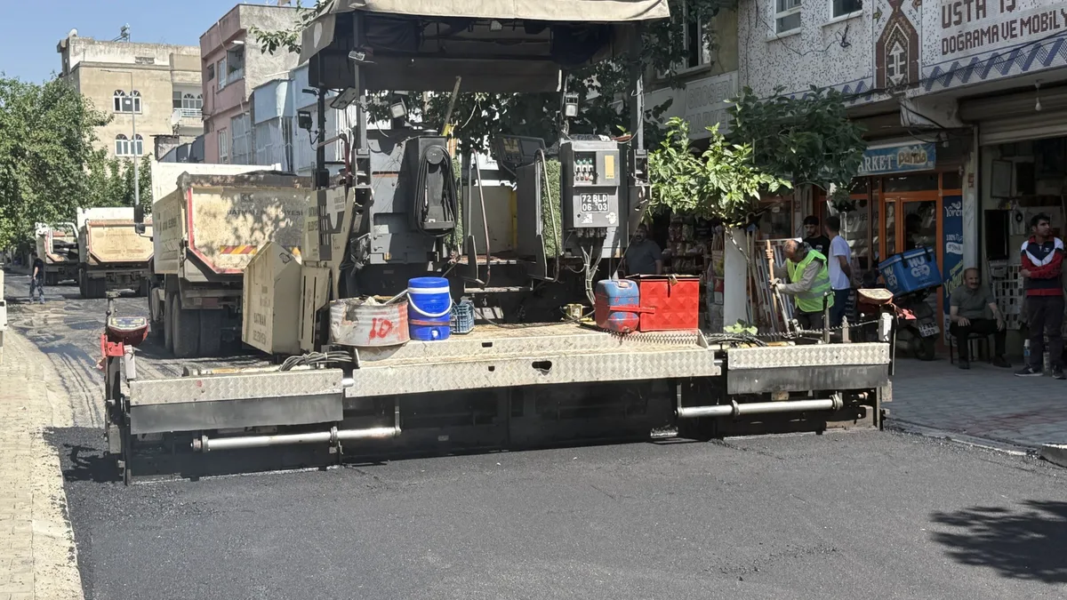 VALİ CANALP’IN GİRİŞİMLERİYLE BATMAN’A ASFALT DESTEĞİ