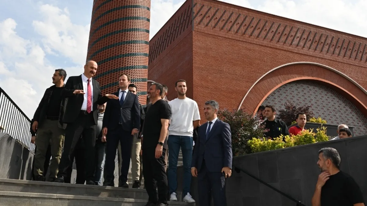 VALİ CANALP KARDEŞLİK CAMİSİ'Nİ İNCELEDİ