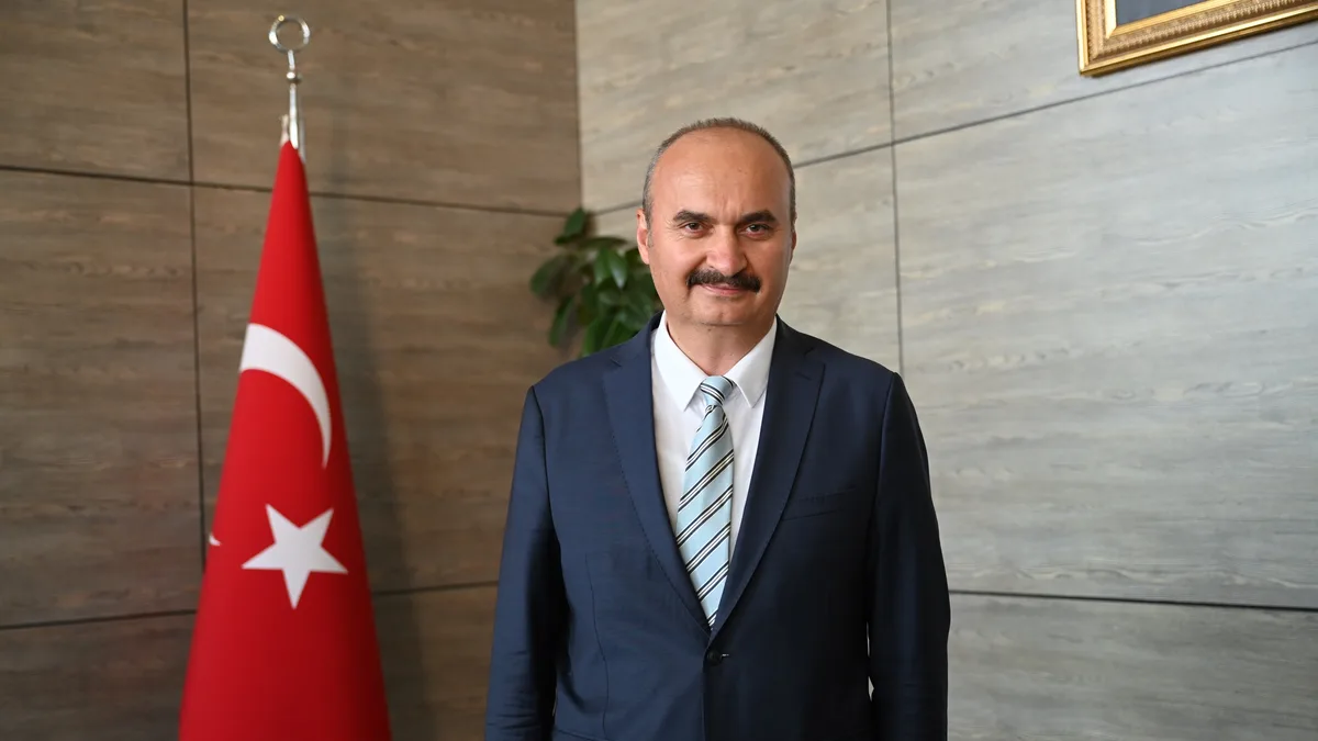 VALİ CANALP’TEN PETROLSPOR’A TEBRİK!