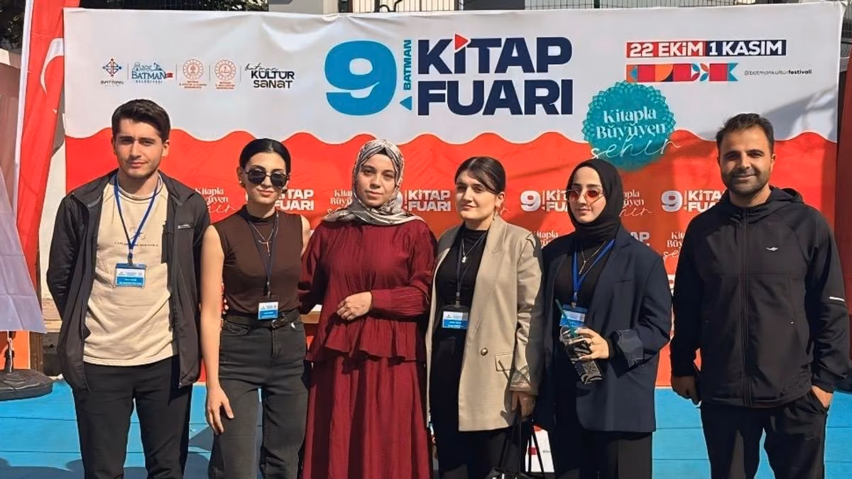 YAZAR YASEMİN DİNÇ, BATMAN KİTAP FUARI’NDA OKURLARIYLA BULUŞTU