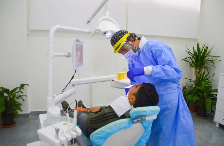 TEDAVİ EDİLMEYEN ÇÜRÜKLER GENEL SAĞLIĞI TEHDİT EDİYOR!