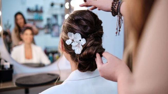 UYGULAMA DEĞİŞTİ: GÜZELLİK SALONU VE KADIN KUAFÖRLERİ KAPATMAYACAKLAR