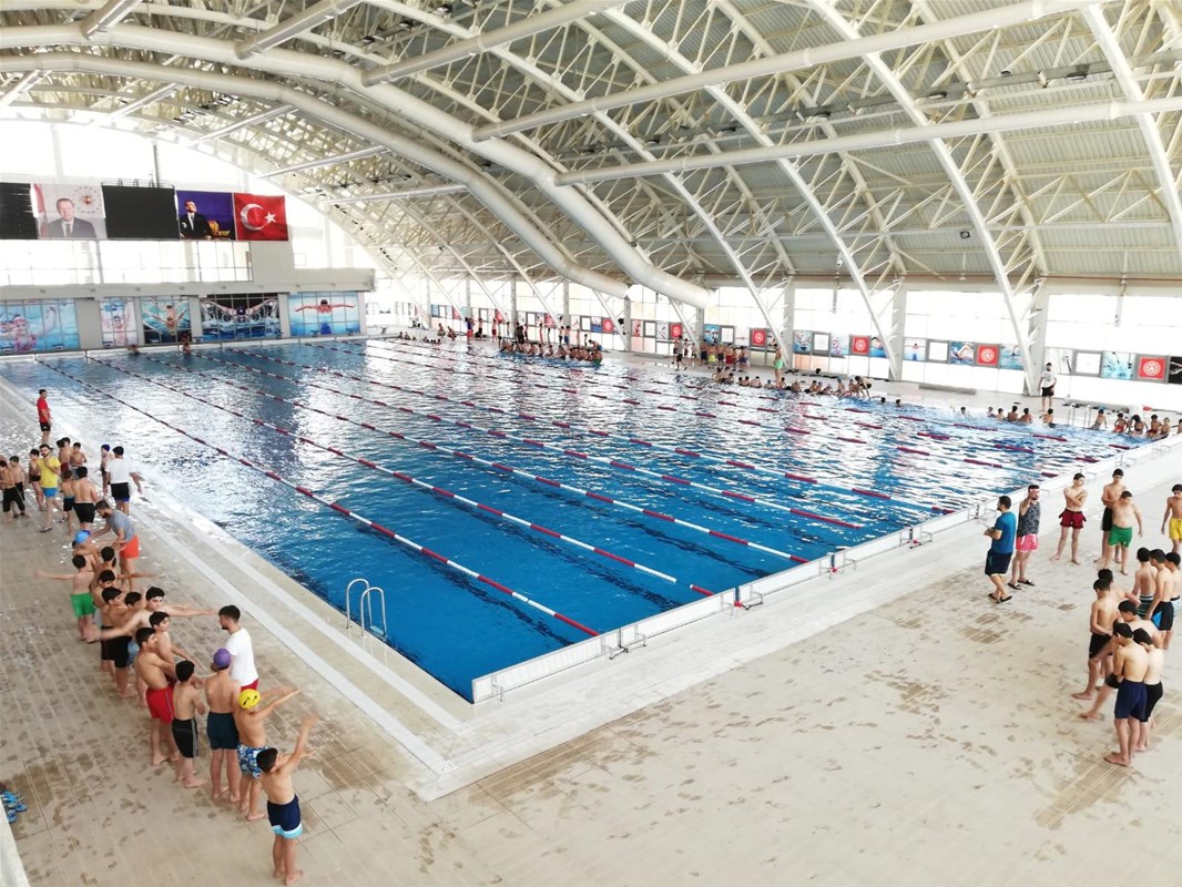 OLİMPİK HAVUZDA BOĞULMA OLAYI: 1 KİŞİ ÖLDÜ