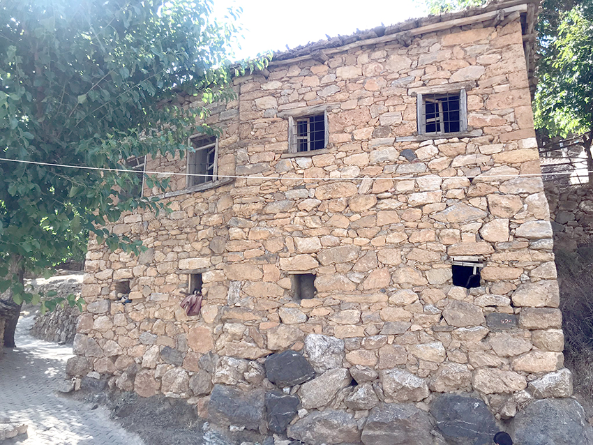 TAŞ EVLER BÜYÜLÜYOR