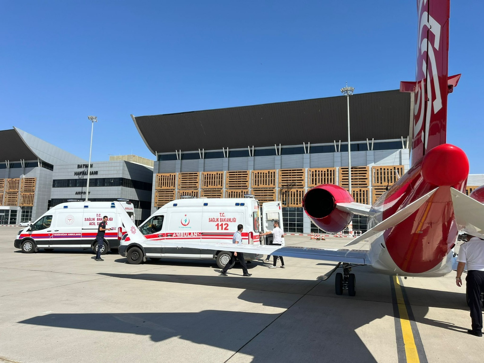 750 AMBULANS UÇAĞA EV SAHİPLİĞİ YAPTI